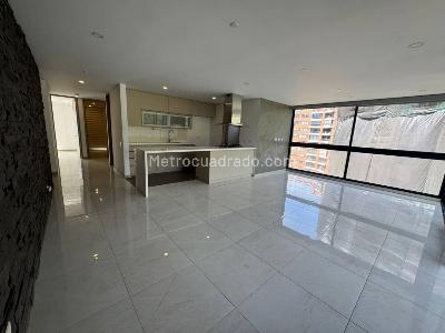 Apartamento en arriendo en Altos Del Poblado, Medellín · foto 2 de 20