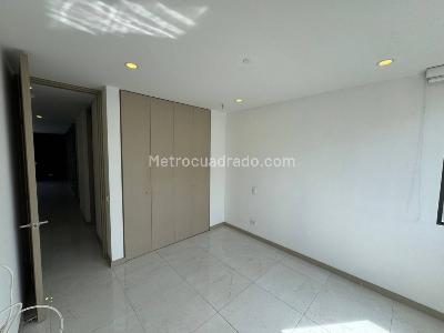 Apartamento en arriendo en Altos Del Poblado, Medellín · foto 11 de 20