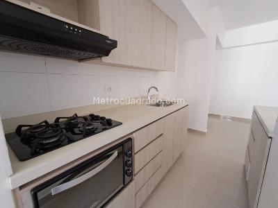Apartamento de 3 alcobas en venta en San Jose Obrero, Bello, 72 m² · foto 5 de 13