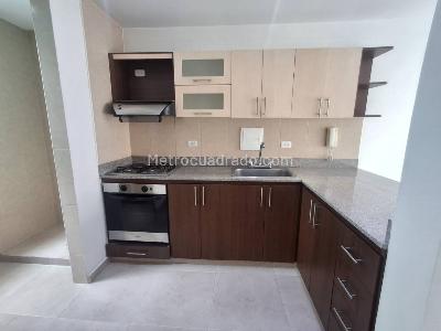 Apartamento en venta en La Castellana, Medellín · foto 3 de 14