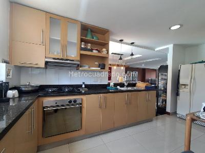 Apartamento en arriendo en Loma De Los Gonzalez, Medellín · foto 5 de 20