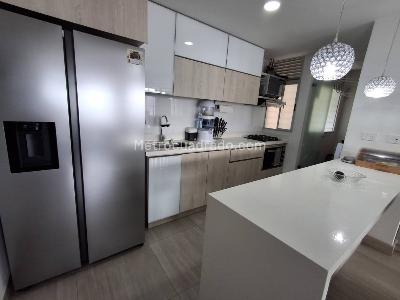 Apartamento en venta en Alto De Las Flores, Sabaneta · foto 2 de 19