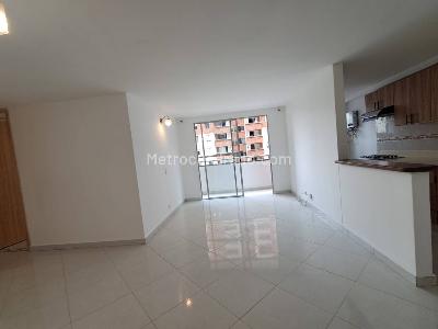 Apartamento de 3 alcobas en arriendo en Ciudad Del Rio, Medellín, 82 m² · foto 2 de 20