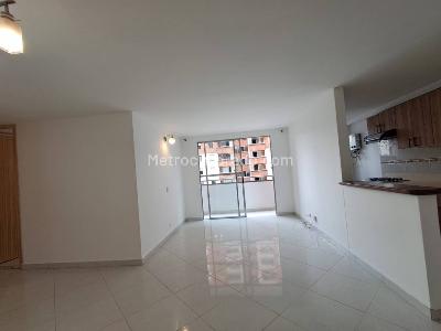 Apartamento de 3 alcobas en arriendo en Ciudad Del Rio, Medellín, 82 m² · foto 3 de 20