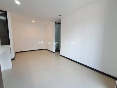 Apartamento en arriendo en Altos Del Poblado, Medellín · foto 2 de 20