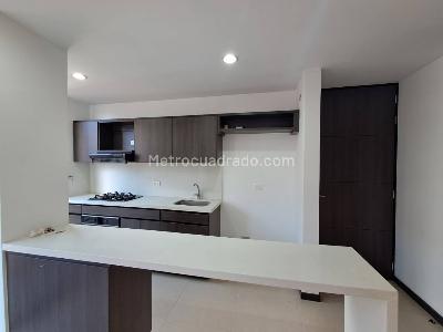 Apartamento en arriendo en Altos Del Poblado, Medellín · foto 4 de 20