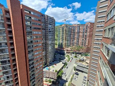 Apartamento en arriendo en Altos Del Poblado, Medellín · foto 8 de 20