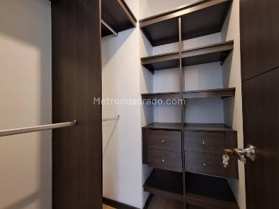 Apartamento en arriendo en Altos Del Poblado, Medellín · foto 13 de 20
