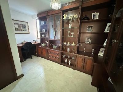 Apartamento de 3 alcobas en venta en Conquistadores, Medellín, 121 m² · foto 3 de 18