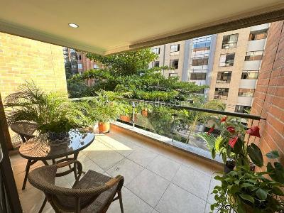 Apartamento de 3 alcobas en venta en Conquistadores, Medellín, 121 m² · foto 4 de 18