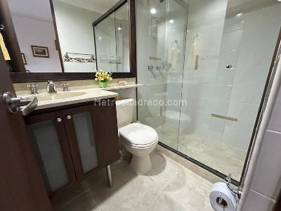 Apartamento de 3 alcobas en venta en Conquistadores, Medellín, 121 m² · foto 12 de 18