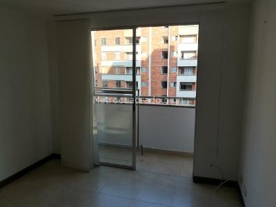 Apartamento de 3 alcobas en arriendo en Ciudad Del Rio, Medellín, 67 m² · foto 2 de 19