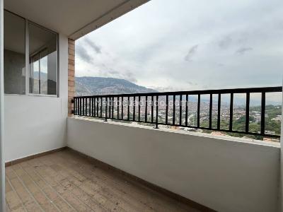 Apartamento de 3 alcobas en venta en Cabañas, Bello, 83 m² · foto 2 de 16