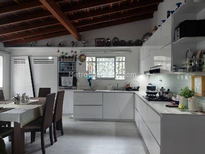 Casa de 5 alcobas en venta en Laureles, Medellín, 212 m² · foto 10 de 20