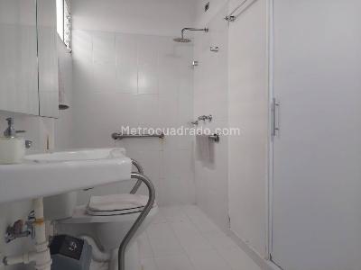 Casa de 5 alcobas en venta en Laureles, Medellín, 212 m² · foto 17 de 20