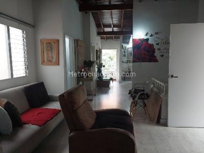 Casa de 5 alcobas en venta en Laureles, Medellín, 212 m² · foto 19 de 20