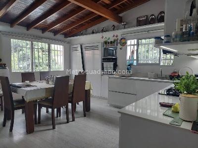 Casa de 5 alcobas en venta en Laureles, Medellín, 212 m² · foto 7 de 20