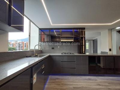 Apartamento de 3 alcobas en arriendo en Los Balsos, Medellín, 117 m² · foto 2 de 20