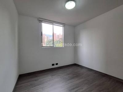 Apartamento de 3 alcobas en arriendo en Los Balsos, Medellín, 117 m² · foto 13 de 20