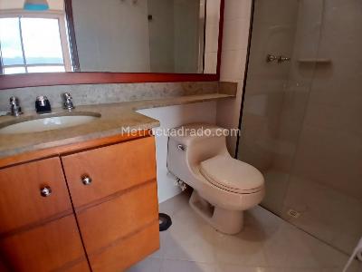 Apartamento de 3 alcobas en arriendo en El Tesoro, Medellín, 173 m² · foto 16 de 20