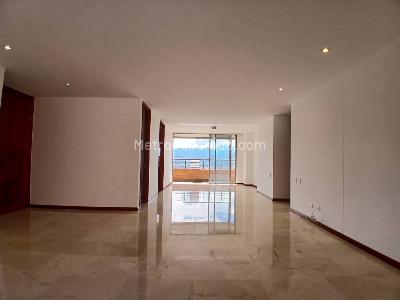 Apartamento de 3 alcobas en arriendo en El Tesoro, Medellín, 173 m² · foto 3 de 20