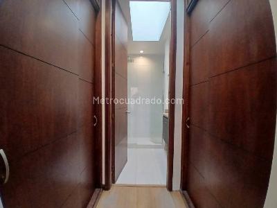 Apartamento en arriendo en Lalinde, Medellín · foto 12 de 17