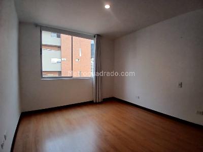 Apartamento en arriendo en Lalinde, Medellín · foto 15 de 17