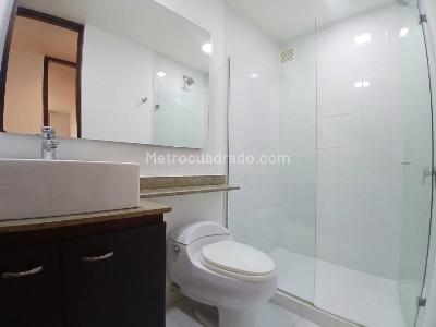 Apartamento en arriendo en Lalinde, Medellín · foto 16 de 17