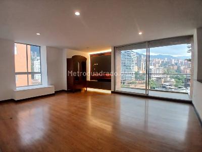 Apartamento en arriendo en Lalinde, Medellín · foto 2 de 17