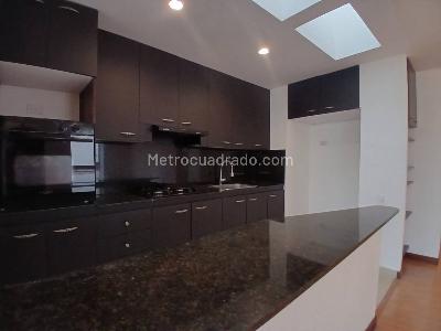 Apartamento en arriendo en Lalinde, Medellín · foto 6 de 17