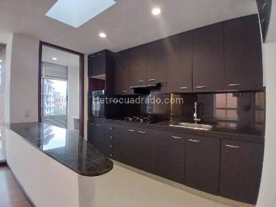 Apartamento en arriendo en Lalinde, Medellín · foto 7 de 17