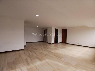 Apartamento de 3 alcobas en venta en Loma Del Campestre, Medellín, 157 m² · foto 2 de 20