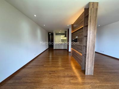 Apartaestudio en arriendo en El Tesoro, Medellín, 56 m² · foto 1 de 17