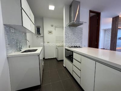 Apartaestudio en arriendo en El Tesoro, Medellín, 56 m² · foto 4 de 17