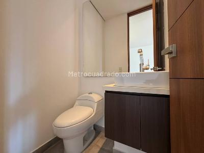 Apartaestudio en arriendo en El Tesoro, Medellín, 56 m² · foto 12 de 17