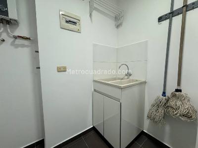 Apartaestudio en arriendo en El Tesoro, Medellín, 56 m² · foto 14 de 17