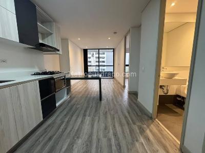 Apartaestudio en arriendo en El Tesoro, Medellín, 61 m² · foto 3 de 11