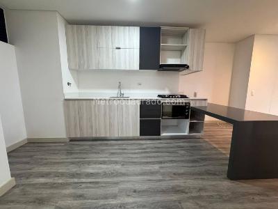 Apartaestudio en arriendo en El Tesoro, Medellín, 61 m² · foto 4 de 11
