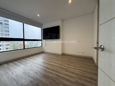 Apartaestudio en arriendo en El Tesoro, Medellín, 61 m² · foto 6 de 11