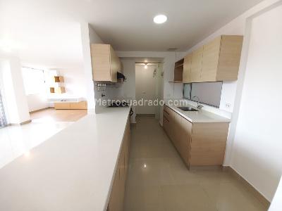 Apartamento de 2 alcobas en arriendo en El Poblado, Medellín, 92 m² · foto 3 de 20