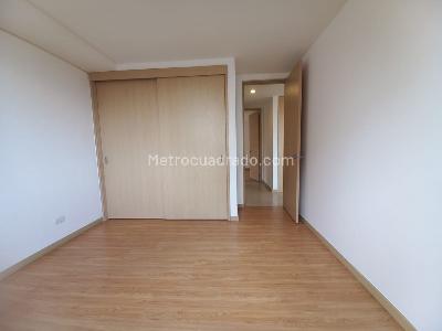 Apartamento de 2 alcobas en arriendo en El Poblado, Medellín, 92 m² · foto 11 de 20
