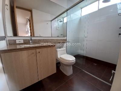 Apartamento de 2 alcobas en arriendo en El Poblado, Medellín, 92 m² · foto 16 de 20
