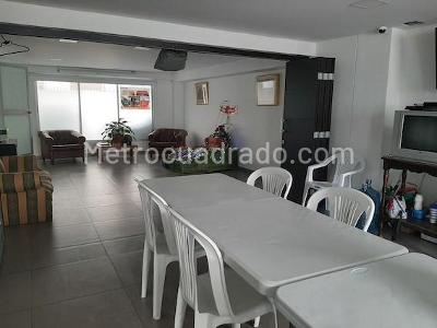 Casa de 5 alcobas en venta en Pontevedra San Nicolas, Bogotá, 450 m² · foto 17 de 20