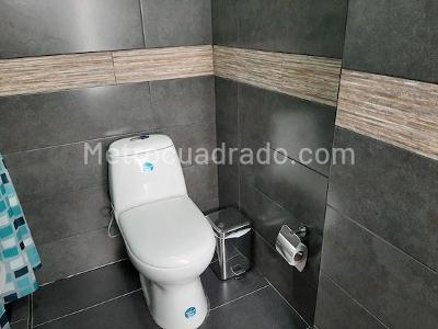 Casa de 5 alcobas en venta en Pontevedra San Nicolas, Bogotá, 450 m² · foto 4 de 20