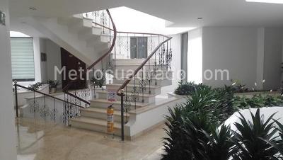 Apartamento en venta en Santa Barbara Occidental, Bogotá · foto 2 de 19