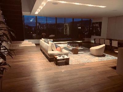 Apartamento de 3 alcobas en venta en Country Virrey, Bogotá, 295 m² · foto 2 de 19