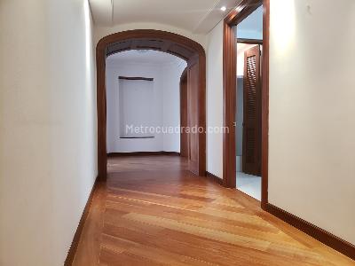 Apartamento en venta en Santa Barbara Alta, Bogotá · foto 8 de 20