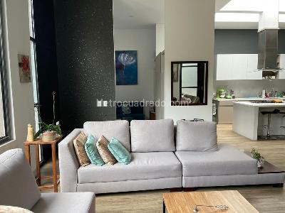 Casa de 4 alcobas en venta en Niza Calatrava, Bogotá, 328 m² · foto 2 de 20