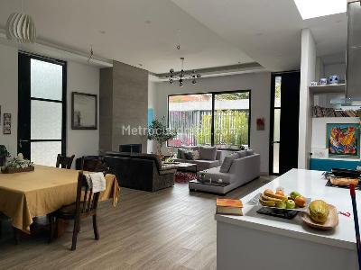 Casa de 4 alcobas en venta en Niza Calatrava, Bogotá, 328 m² · foto 7 de 20