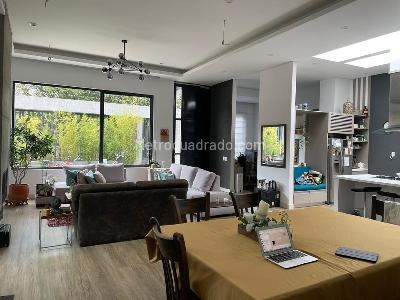 Casa de 4 alcobas en venta en Niza Calatrava, Bogotá, 328 m² · foto 8 de 20